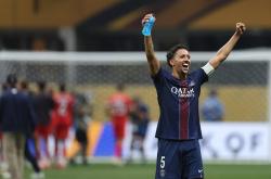 开云体育官网-包含巴黎圣日耳曼凭运气取胜，顺利晋级四强的词条