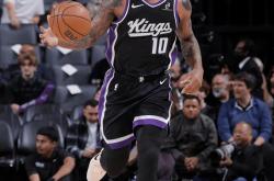 开云体育登录-篮网完胜火箭，德罗赞高光表现