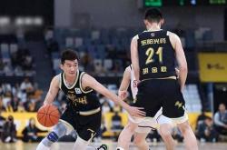 开云体育中国-广州队碾压勇士，孙铭徽状态火热