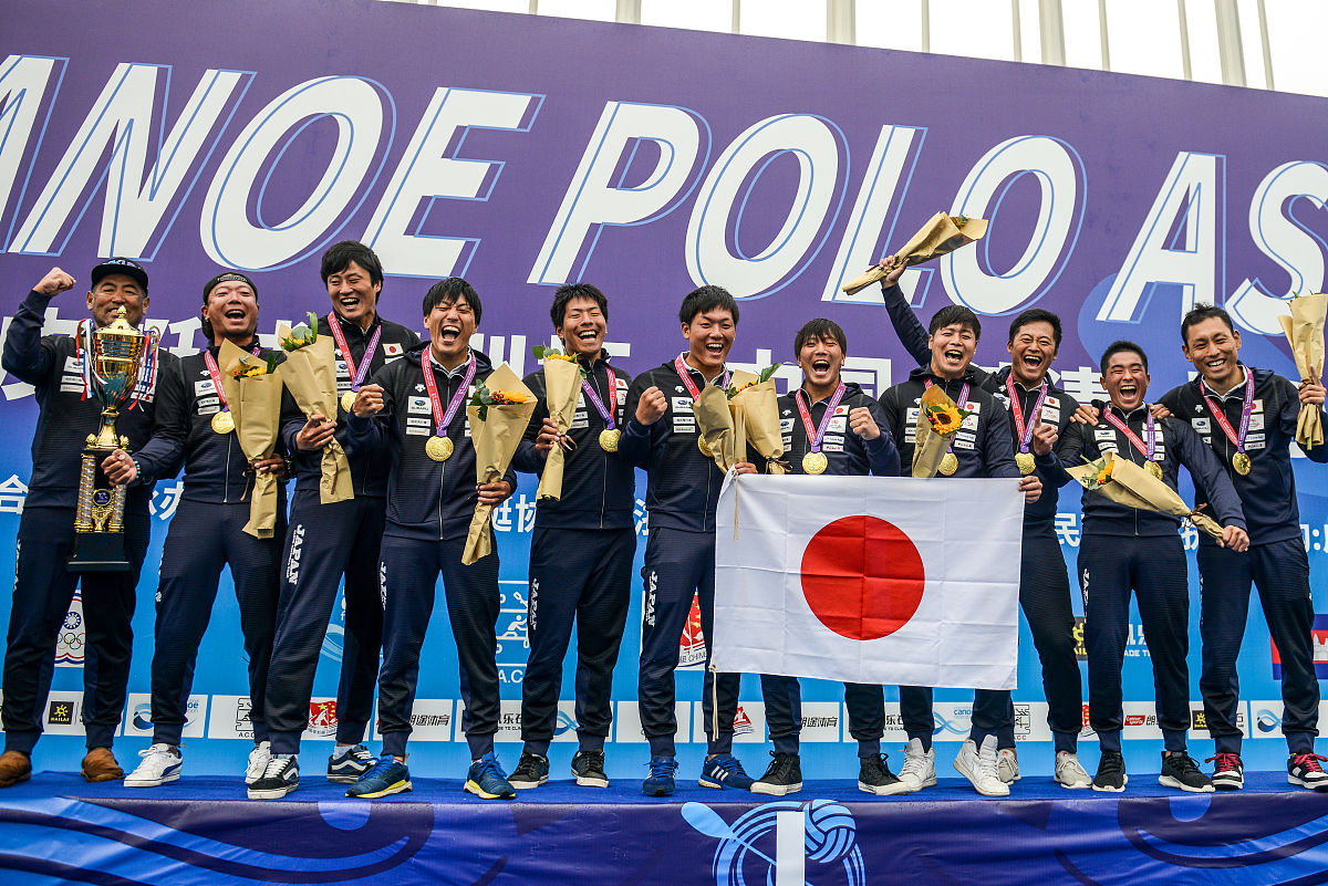 最新一场比赛中球队获得胜利展现领先实力