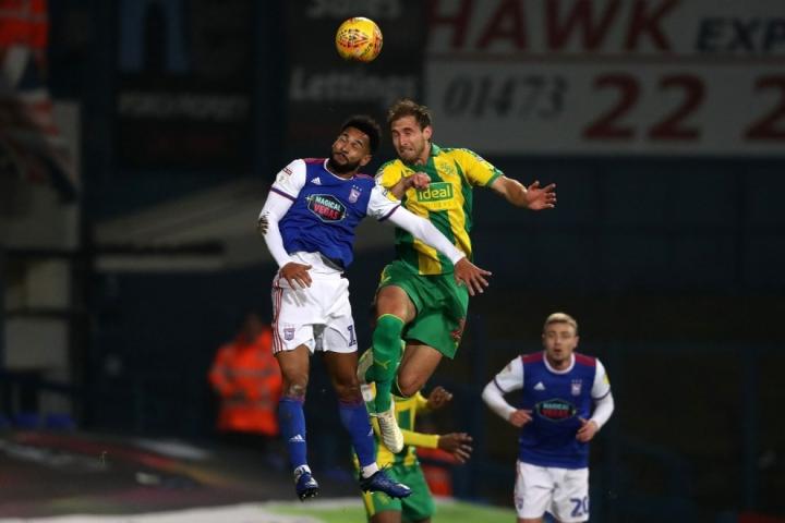 雷丁遭遇西布朗,双方剑拔弩张胜者难分的简单介绍 雷丁遭遇西布朗,双方剑拔弩张胜者难分的简单介绍