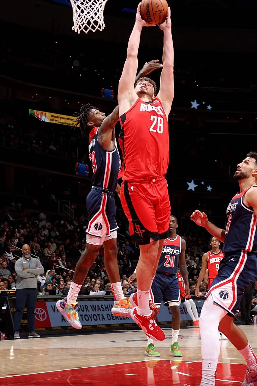 包含猛龙前锋状态神勇,率队夺得胜利的词条 包含猛龙前锋状态神勇,率队夺得胜利的词条