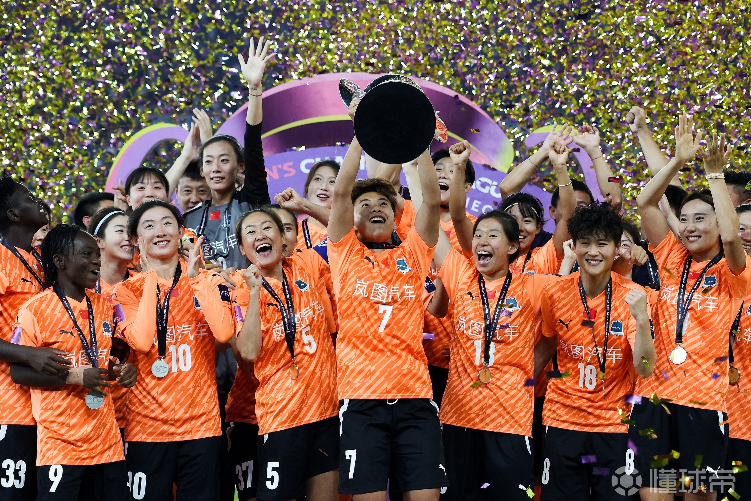 包含足球队进步显著,团结协作助力胜利的词条 包含足球队进步显著,团结协作助力胜利的词条