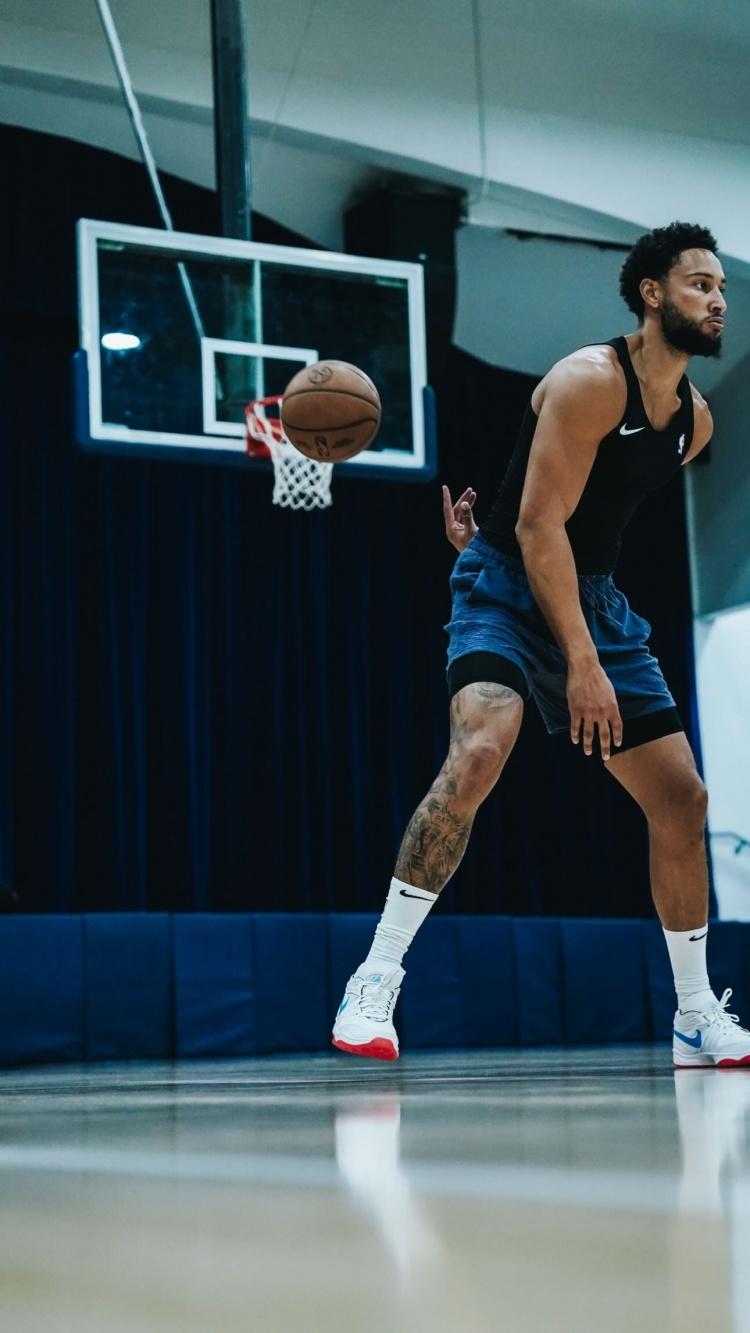 包含意大利男篮绝杀法国男篮，西蒙斯关键制胜的词条