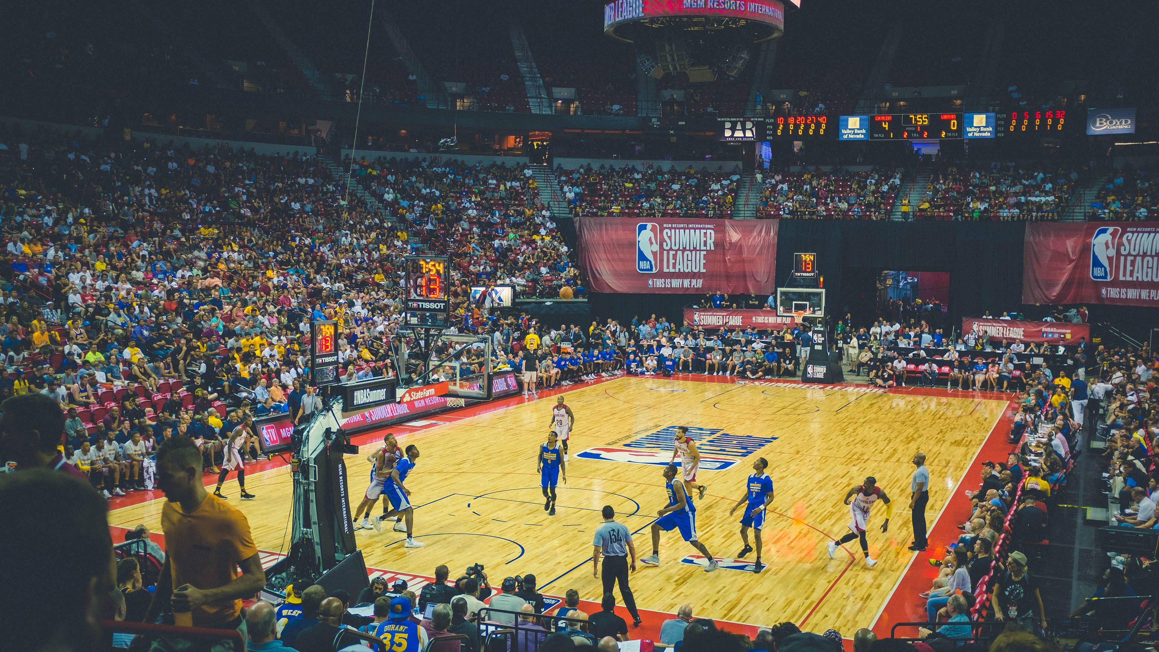 布克单骑破阵,爵士关键战突围快船