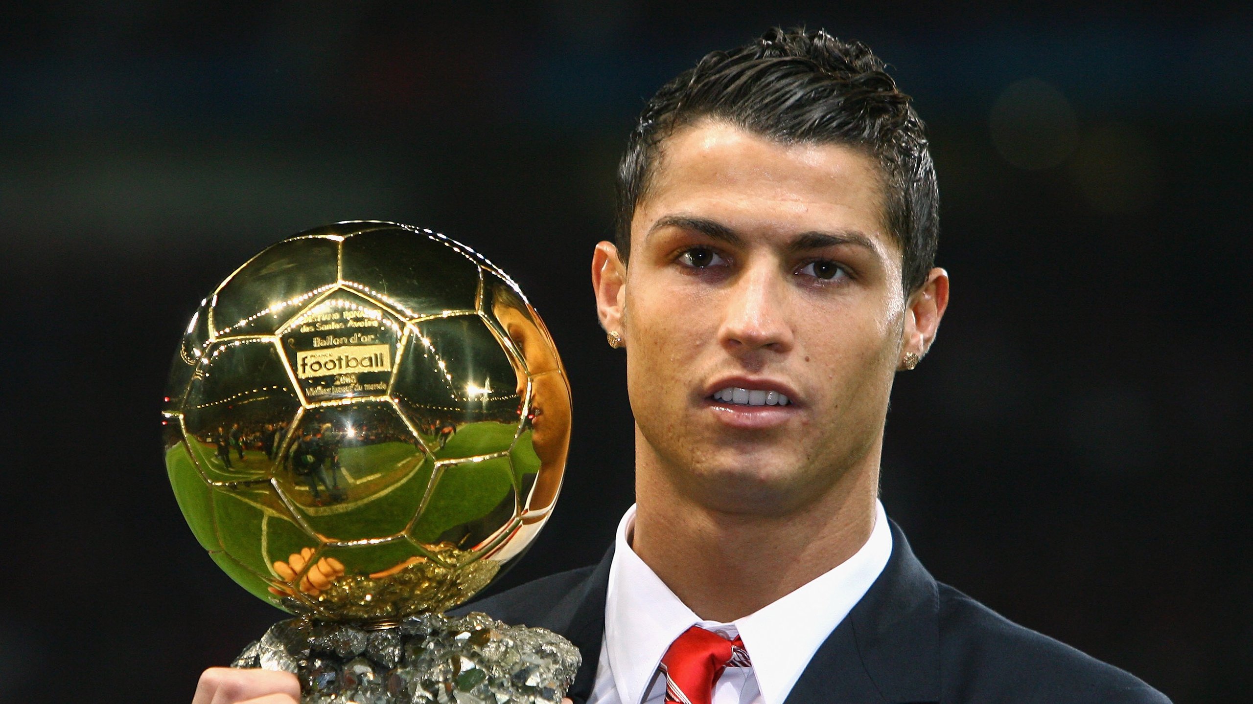 欧冠半决赛之夜,布克数据全面爆炸,当篮球与足球的星光交相辉映