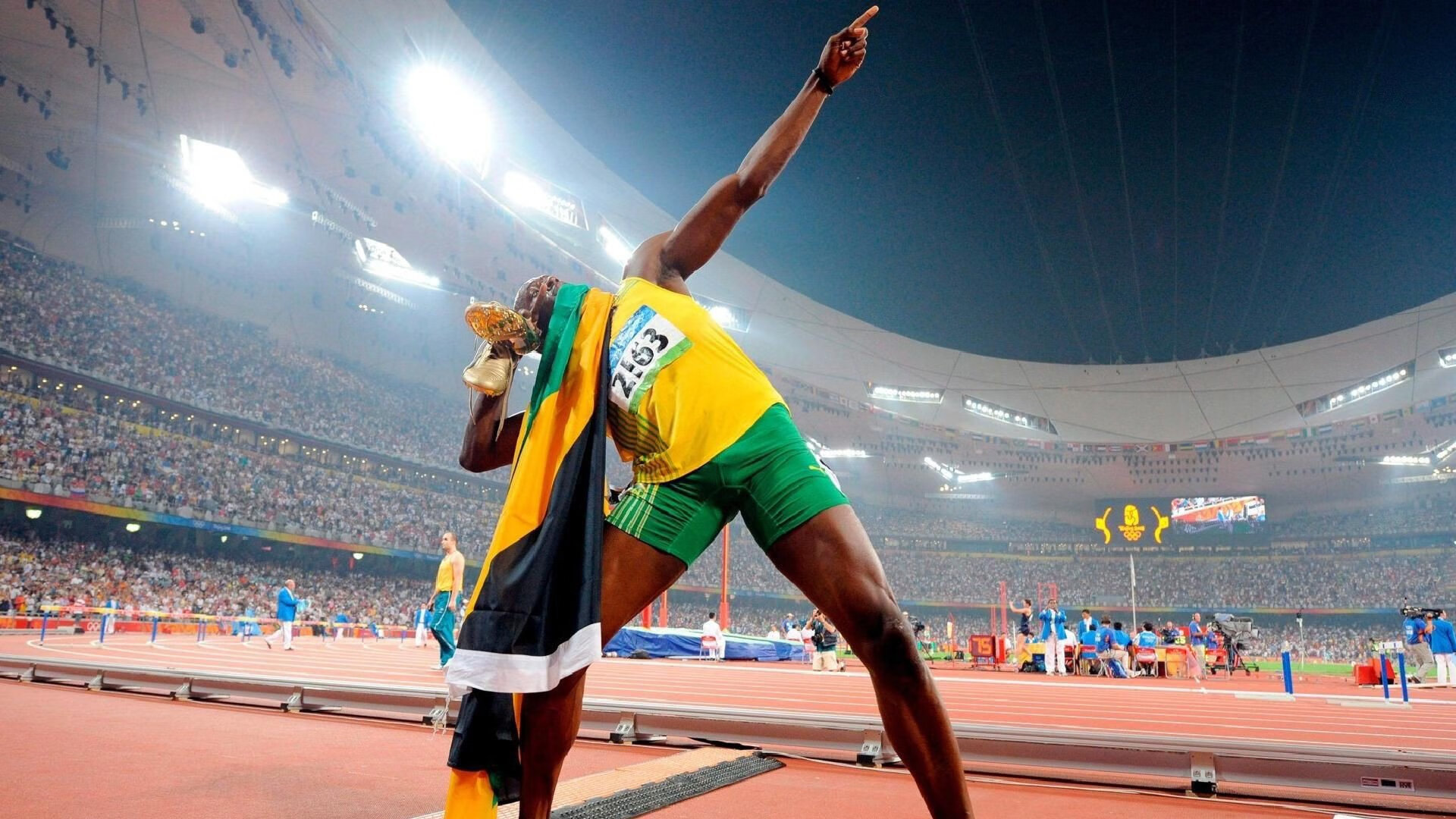 欧冠半决赛之夜,布克数据全面爆炸,当篮球与足球的星光交相辉映