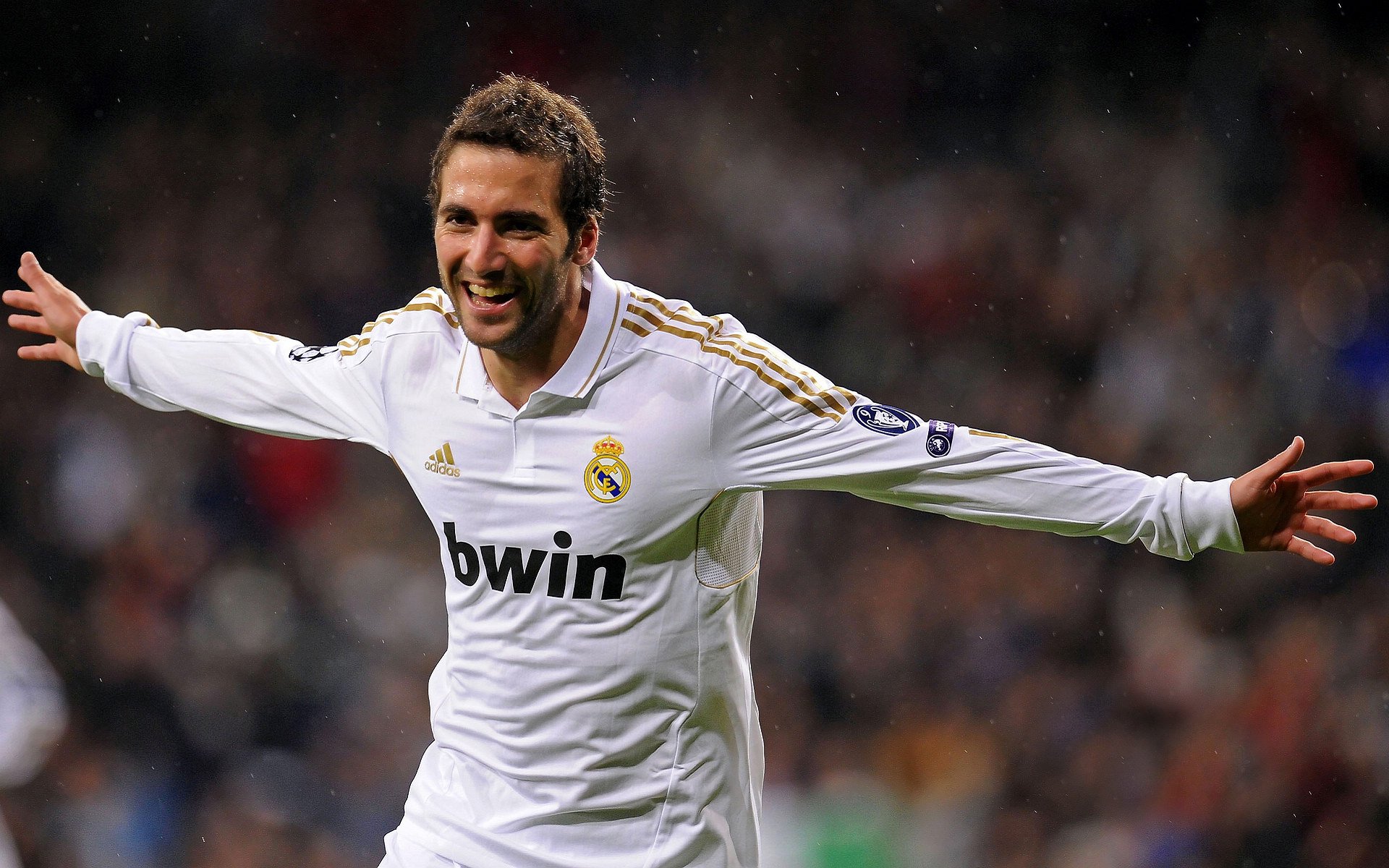 迪亚斯一剑封喉！德国战车斩落黄色潜水艇，唯一性胜利铸就欧冠经典