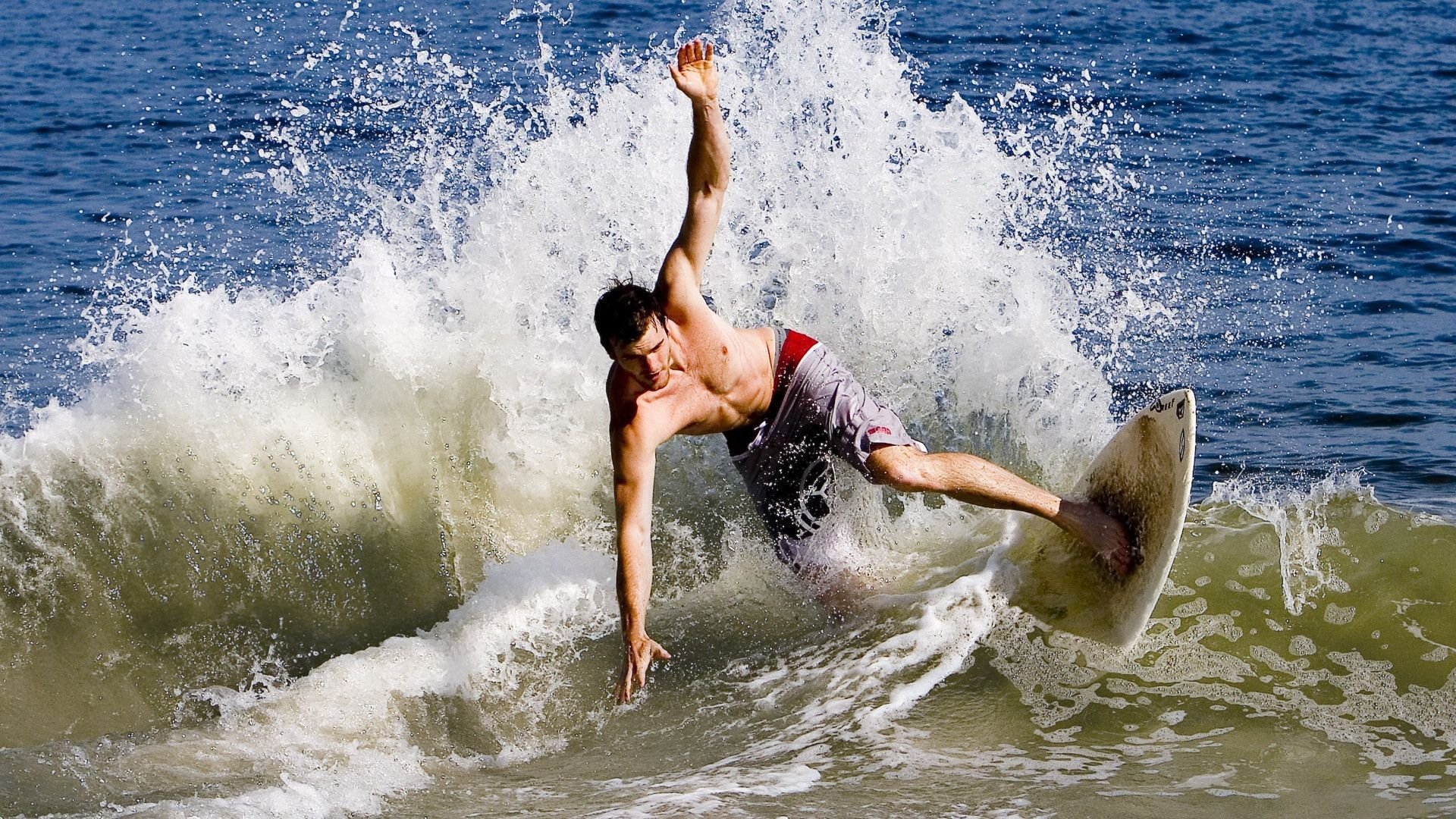 联合杯横扫法网，阿尔卡拉斯高光表现背后的新世代网球革命